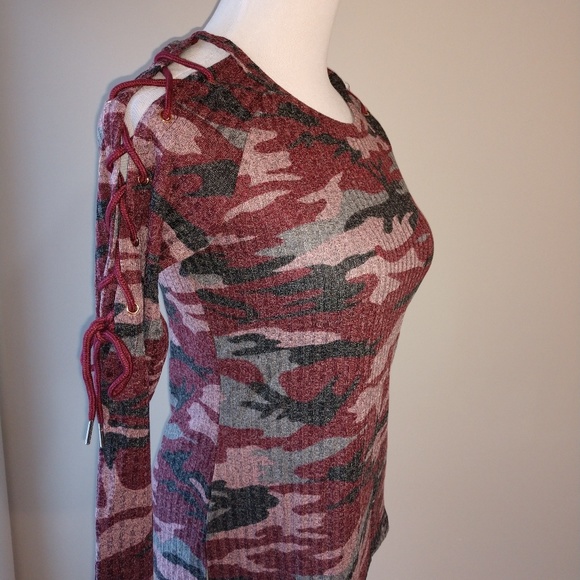 Burgundy Camouflage Long Sleeve • - Picture 4 of 8